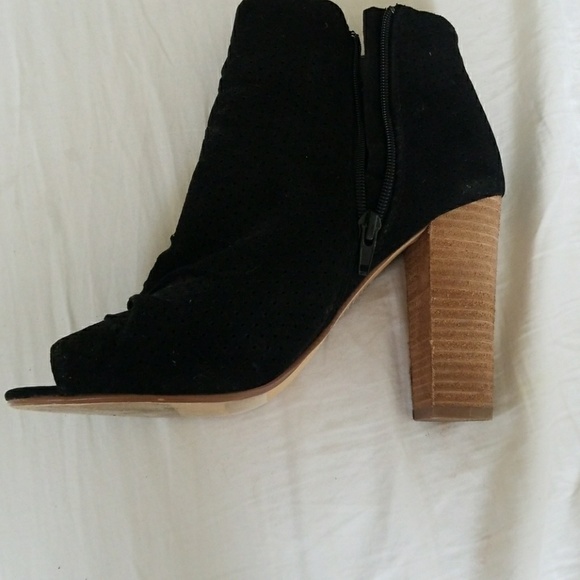 Express Booties - Picture 3 of 4